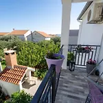 House Saraden * Zára