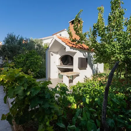 House Saraden * Zára