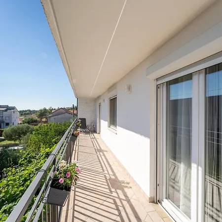 Апартаменты House Saraden Задар