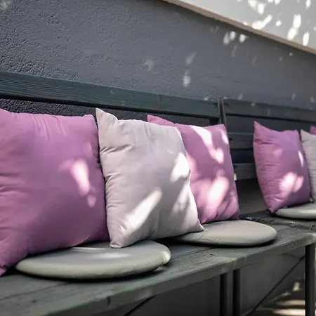 House Saraden 公寓 *