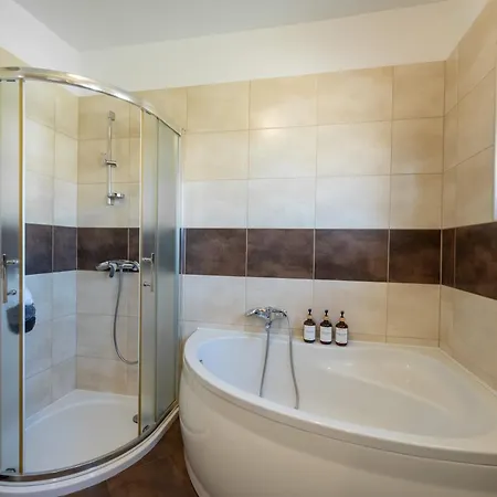 House Saraden زادار