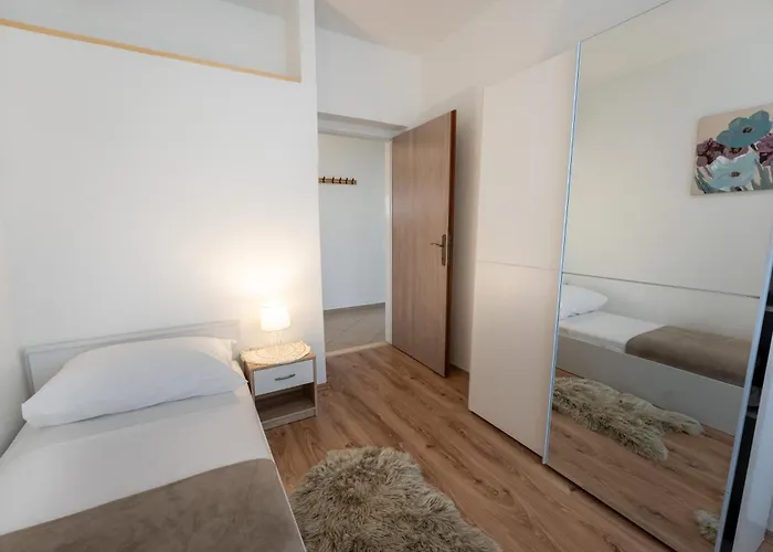 House Saraden זאדאר