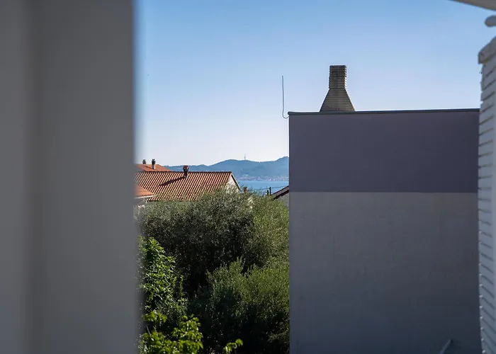 דירה House Saraden *