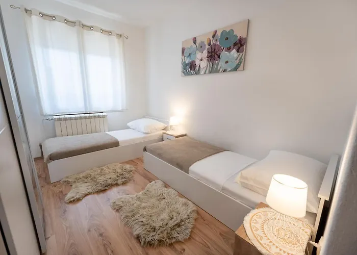 House Saraden דירה