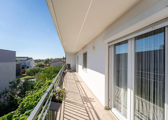 דירה House Saraden זאדאר