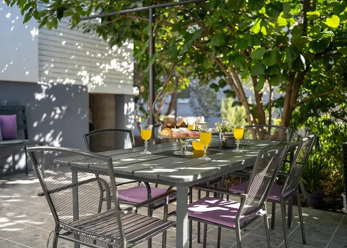 House Saraden דירה זאדאר